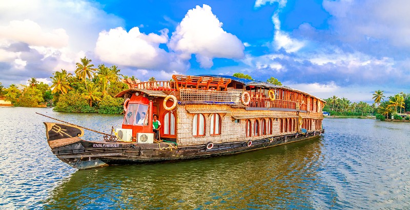 A Complete Guide To Kerala Backwaters